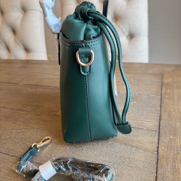 Melie Bianco Alexis Small Vegan Leather Bucket Crossbody Green NWT Drawstring - Picture 10 of 16